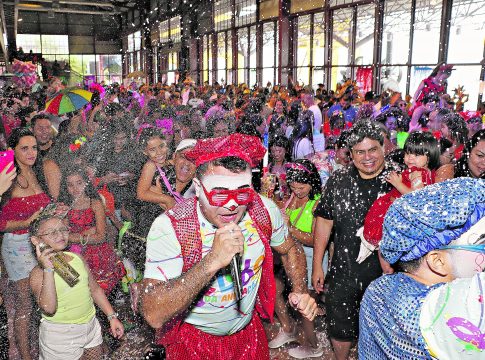A tarde de ontem foi marcada pela folia das crianças, em Belém, que lotou o armazém 3, da Estação das Docas, para a programação alusiva ao Bailinho de Carnaval. Foto-Wagner Santana/Diário do Pará.