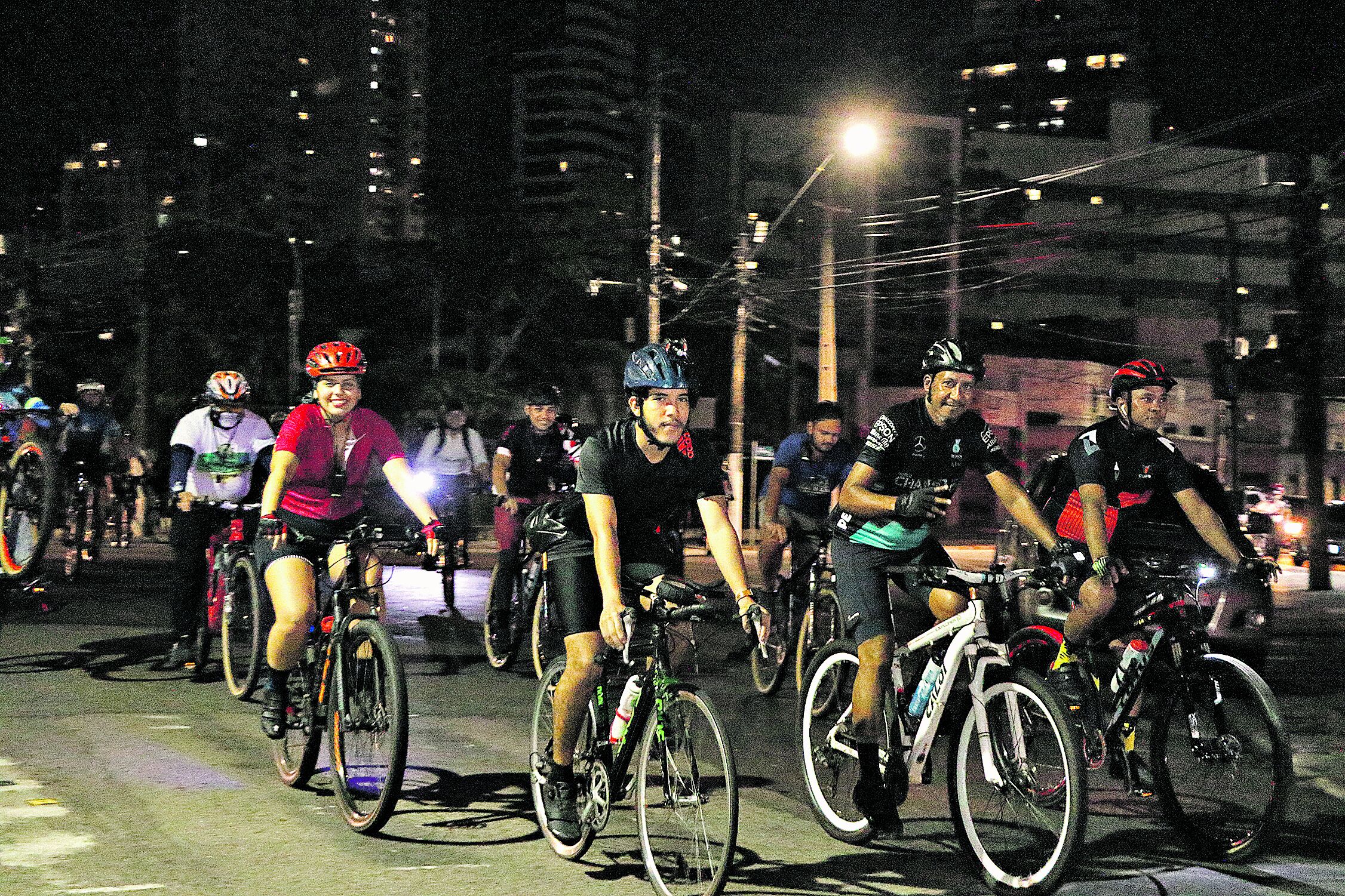 O grupo Pedal100choro vai realizar uma campanha em apoio a quem trabalha com entregas de aplicativos e corre perigo nas ruas de Belém. Foto: Antônio Melo