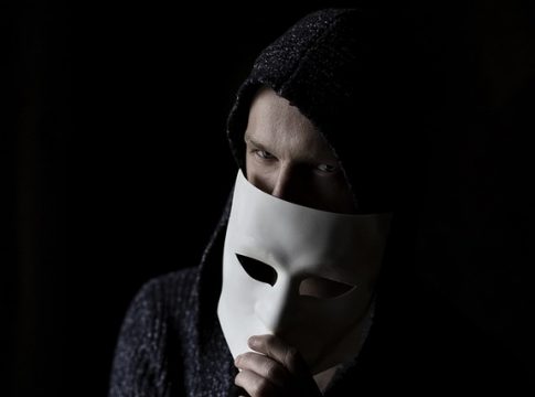 A circulação intensa de um vídeo nas redes sociais chamou atenção sobre uma suposta condenação à empresa Serasa, cujo teor revela que ela foi obrigada a pagar R$ 30 mil como indenização individual para quem teve seus dados vazados em 2021. A notícia é fake.. Foto: Pixabay