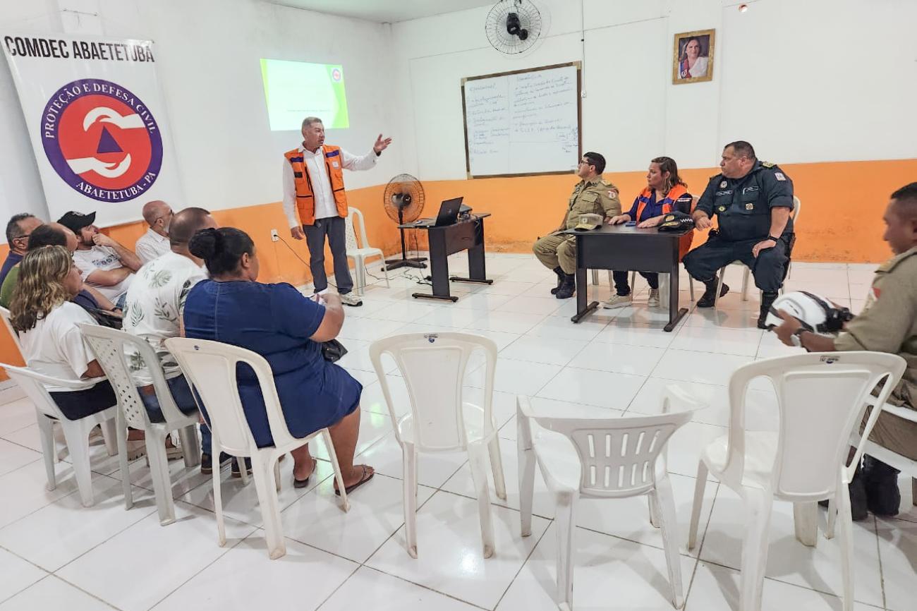 Equipes do Corpo de Bombeiros Militar e Coordenadoria Estadual de Defesa Civil já estão atuando no local desde a sexta-feira (23), quando detectaram rachaduras na rampa localizada na Rua Dom Pedro I. Foto: Divulgação