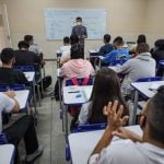 Serão contemplados 25.007 professores que estavam no efetivo exercício da função entre 29 de abril de 1999 e 31 de dezembro de 2003. O montante totaliza R$ 595 milhões.