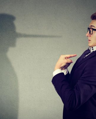 Condição psicológica, a mitomania pode causar sérios impactos na vida pessoal e profissional da pessoa e precisa de tratamento especializado. Foto: Divulgação