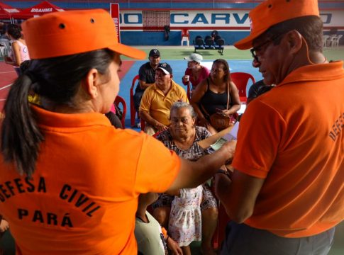 Cerca de 350 pessoas, de 108 famílias, foram atingidas pela ocorrência que iniciou há seis dias. O recurso pago pelo Governo será no valor de um salário mínimo. Foto: David Alves/Ag. Pará