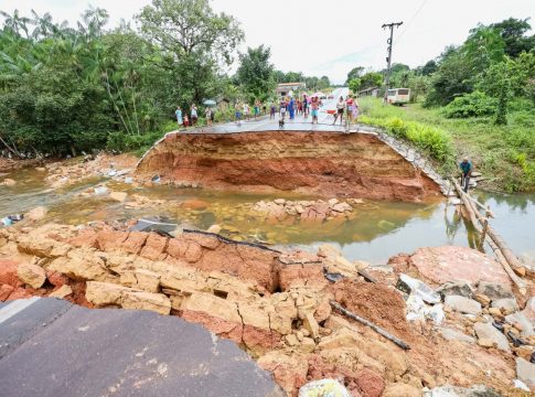 As PAs 252, 150 e 481 estão interditadas, sinalizadas e recebendo obras de recomposição. Setran aponta rotas alternativas para garantir fluxo de veículos. Foto: Marco Santos/Ag. Pará