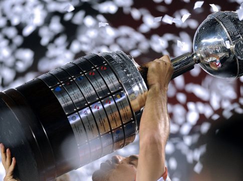 A Conmebol definiu nesta segunda-feira (27), por sorteio, os oito grupos da Copa Libertadores 2023. Foto: Conmebol
