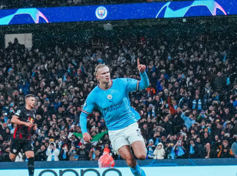 O atacante fez barba, cabelo e bigode na vitória do City. Foto: Manchester City/divulgação