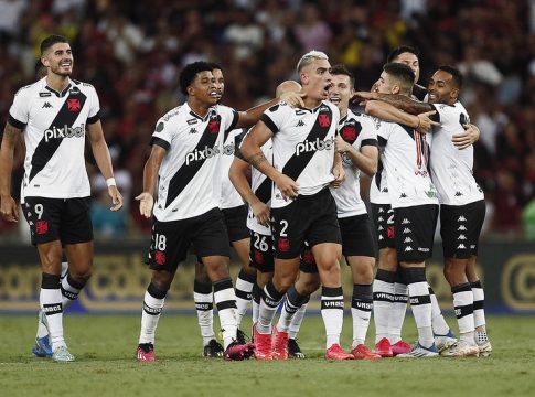Com gol de Pumita Rodríguez, o Vasco venceu o Flamengo por 1 a 0, no clássico disputado na noite deste domingo (5), no Maracanã.  Foto: Daniel Ramalho/VASCO