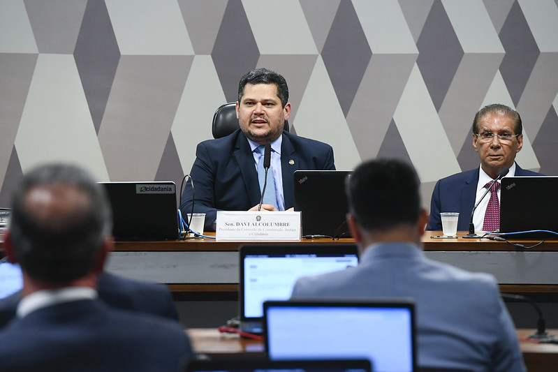 A sessão foi dirigida por Jader. Alcolumbre vai comandar a CCJ do Senado. Foto: Marcos Oliveira/Agência Senado