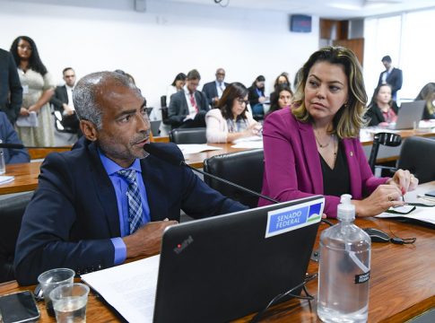 A proposta é do ex-jogador Romário. Foto: Marcos Oliveira/Agência Senado