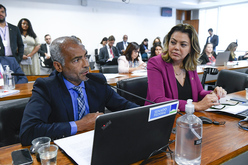 A proposta é do ex-jogador Romário. Foto: Marcos Oliveira/Agência Senado