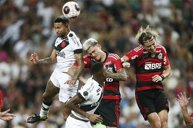 O Flamengo voltou a derrotar o Vasco e está na final do Cariocão. Foto: Daniel RAMALHO/VASCO