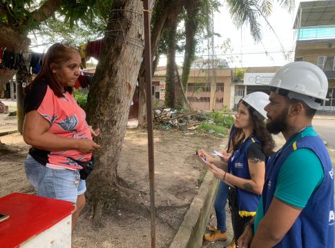 A força-tarefa começou nesta quarta-feira, 1º, nos bairros do Souza, Marambaia, Curió-Utinga e Mangueirão e tem por objetivo orientar a população e obter um diagnóstico dos serviços públicos de limpeza urbana. Foto: Ascom/Arbel