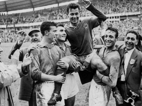 Just Fontaine foi um dos grandes nomes do futebol mundial. Foto: Divulgação