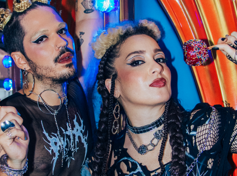 Com direção de Roberta Carvalho, os dois artistas gravaram o clipe de “Me Beija” em um parque de diversões de Belém FOTO: DIVULGAÇÃO