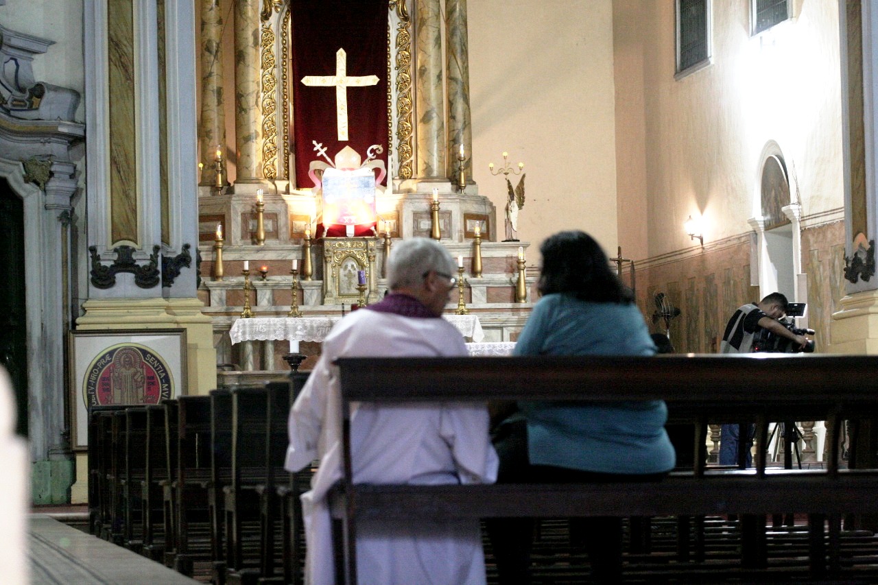 Os católicos se preparam para vivenciar a Semana Santa. Foto: Luiz Estumano – Voz de Nazaré