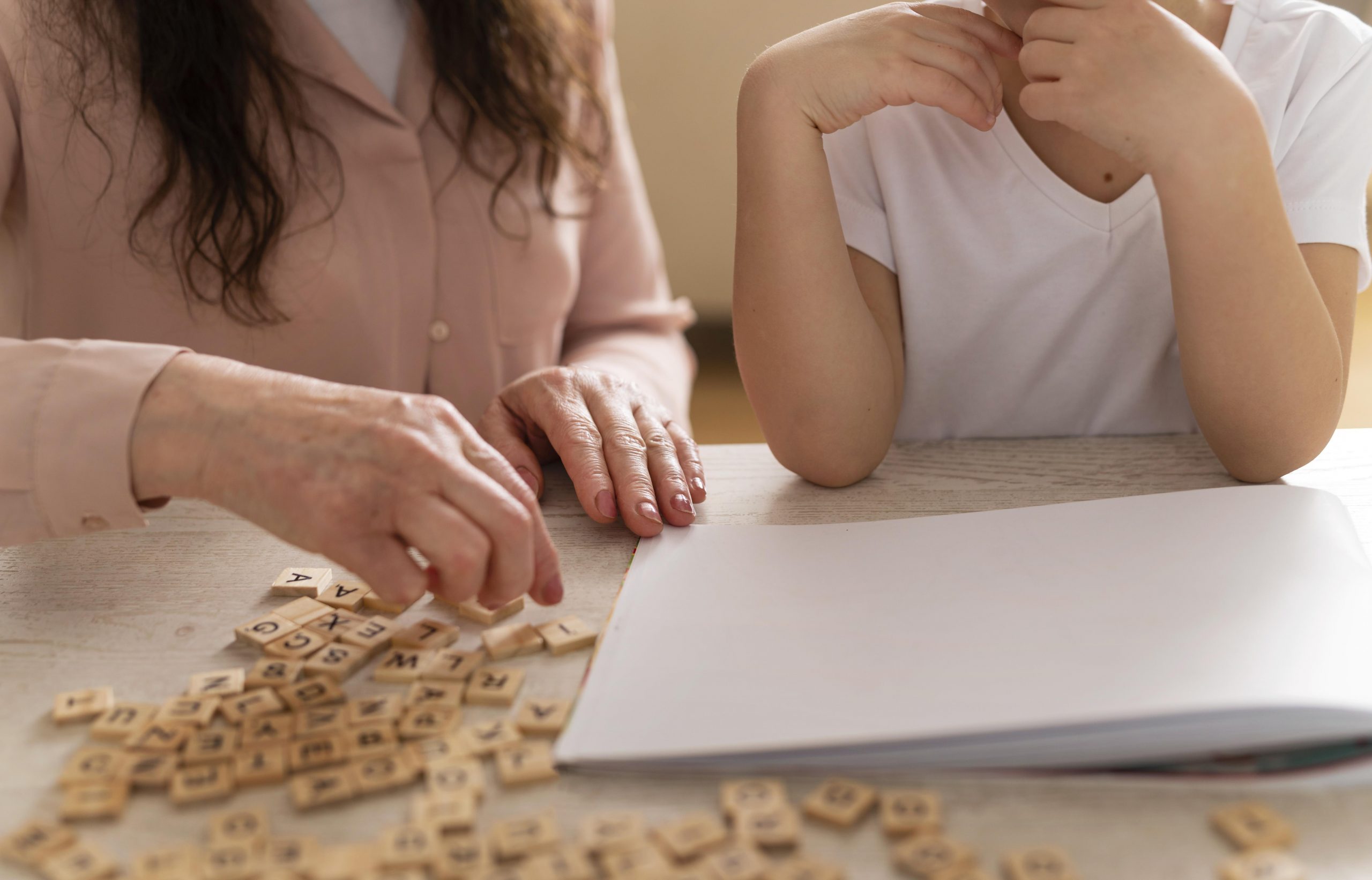 O Transtorno de Déficit de Atenção e Hiperatividade tem como características principais a distração, impulsividade e hiperatividade. Médica psiquiatra esclarece sobre esta condição do neurodesenvolvimento   FOTO: FREEPIK