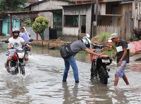 Chuvas causam transtornos aos moradores do Tapanã. VEJA FOTOS!