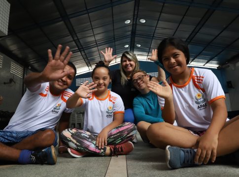 Belém, Pará, Brasil. Cidade. A APAE Associação de Pais e Amigos dos Excepcionais, recebe e da apoio a várias ações que estimulem o desenvolvimento de portadores de sindrome de down. 20-03-2023. Foto-Wagner Santana/Diário do Pará.