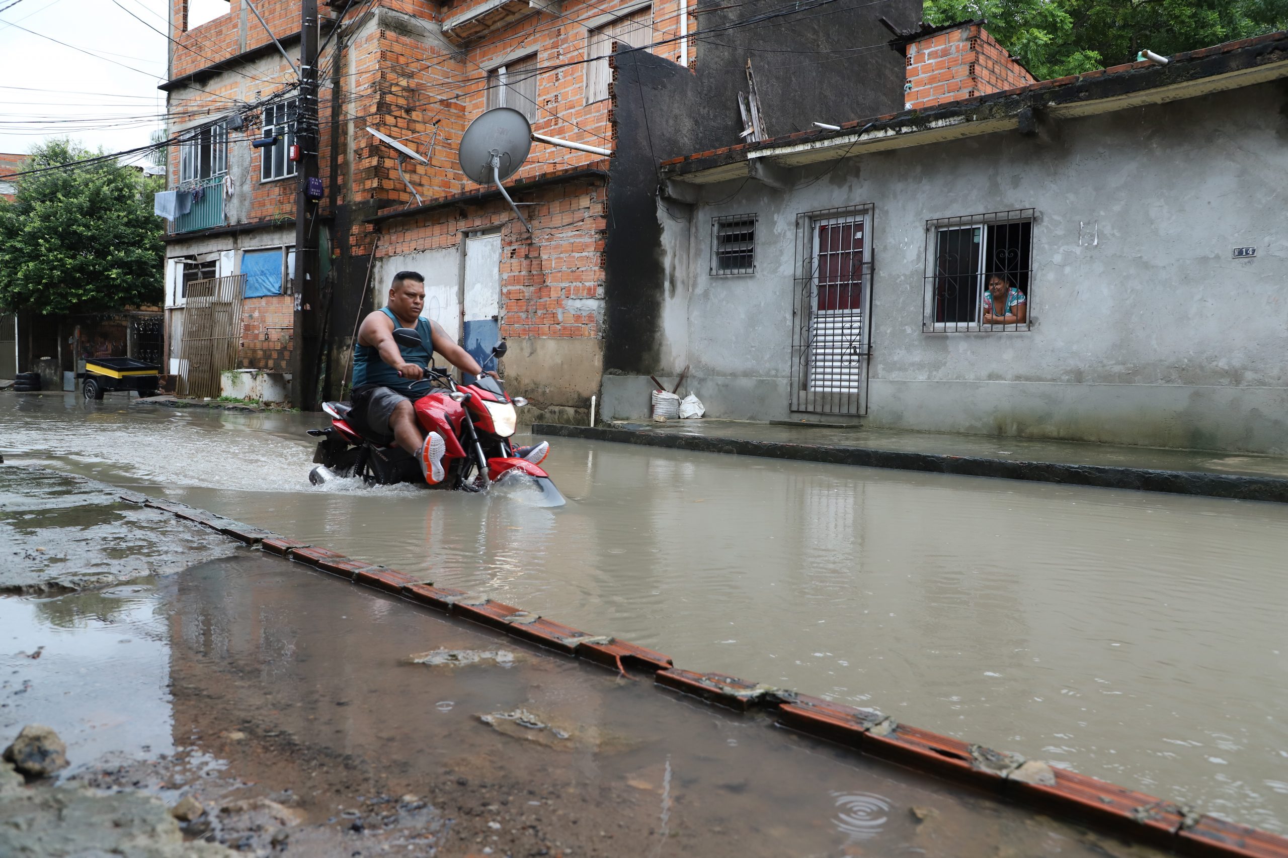 Chuva volta a causar transtornos em Belém. VEJA FOTOS