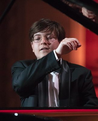 Estefan Iatcekiw, de 19 anos, será o solista convidado do concerto desta noite. FOTO: divulgação
