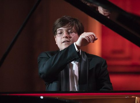 Estefan Iatcekiw, de 19 anos, será o solista convidado do concerto desta noite. FOTO: divulgação