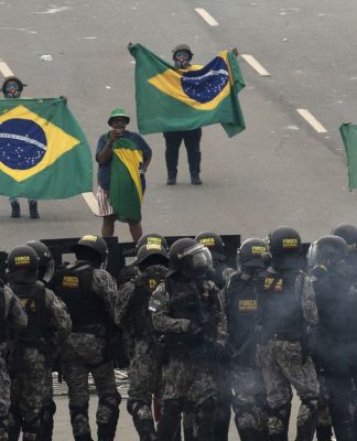 Celebre o aniversário do ataque golpista com cerimônias no Palácio do Planalto e atos de militância de esquerda na praça dos Três Poderes.