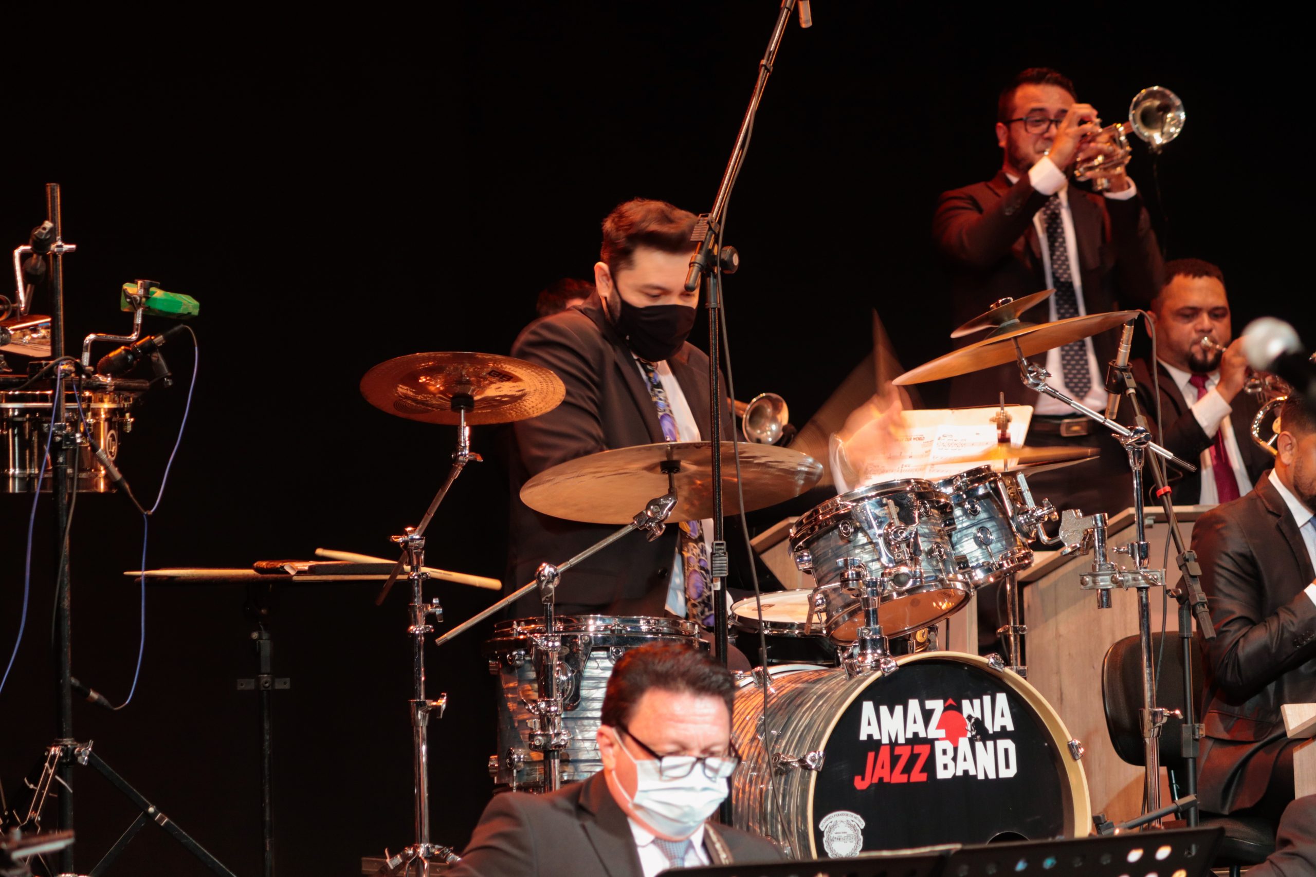 No dia 23 de março, quinta-feira, a Amazônia Jazz Band apresenta pela primeira vez o concerto “Temas de Filmes”, com trilhas de filmes consagrados no cinema. Foto: Divulgação