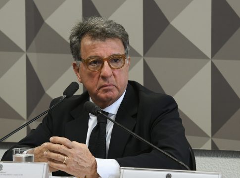 Paulo Marinho teve seus dados fiscais copiados por Feitosa. Corregedor da Receita teria sofrido pressão para arquivar processo disciplinar contra Feitosa