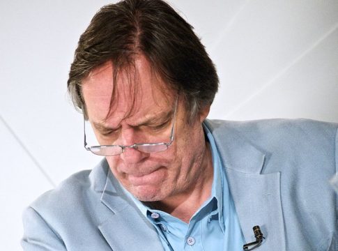 Morto na manhã deste sábado (4) aos 73 anos, o cartunista Paulo Caruso se tornou um dos assuntos mais comentados das redes sociais. Foto: Divulgação