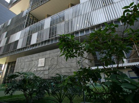 As inscrições para o concurso do programa de estágio da Petrobras foram prorrogadas para a próxima segunda-feira (19), às 12h