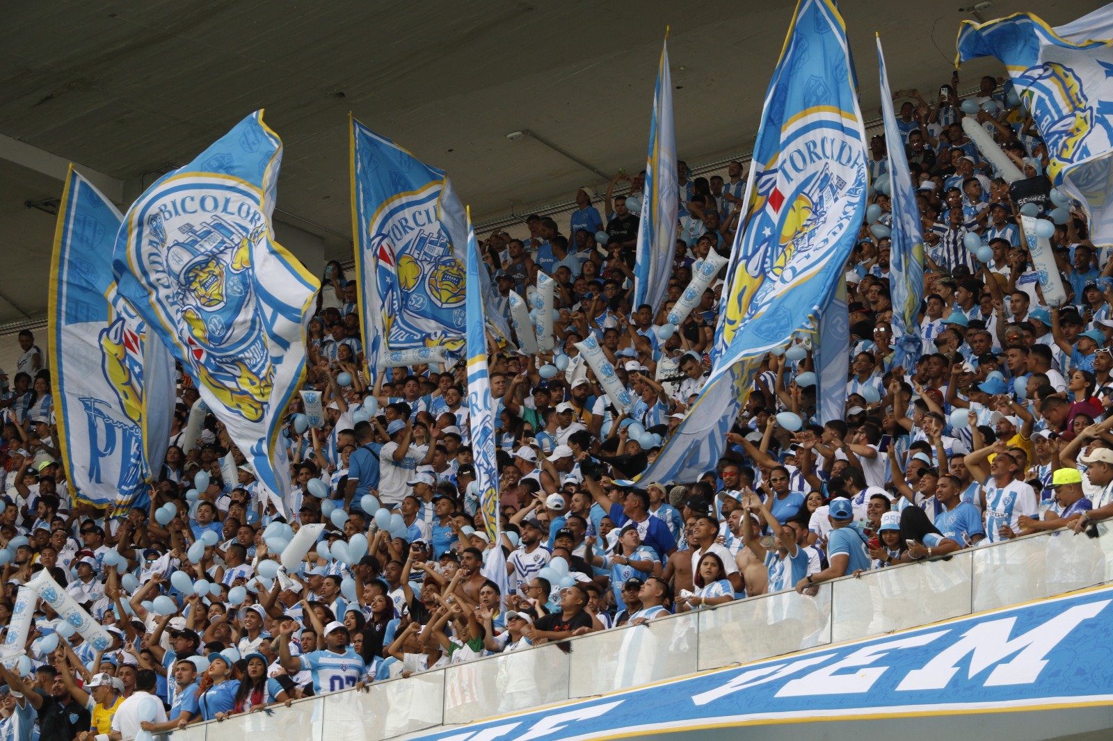 Pelo menos 25 mil torcedores estiveram no Novo Mangueirão, que reabriu os portões para o clássico entre Remo e Paysandu. Foto: Wagner Santana