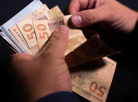 Para receber em março, o aposentado precisa ter ganhado uma ação que transitou em julgado. FOTO: Marcello Casal Jr/Agência Brasil