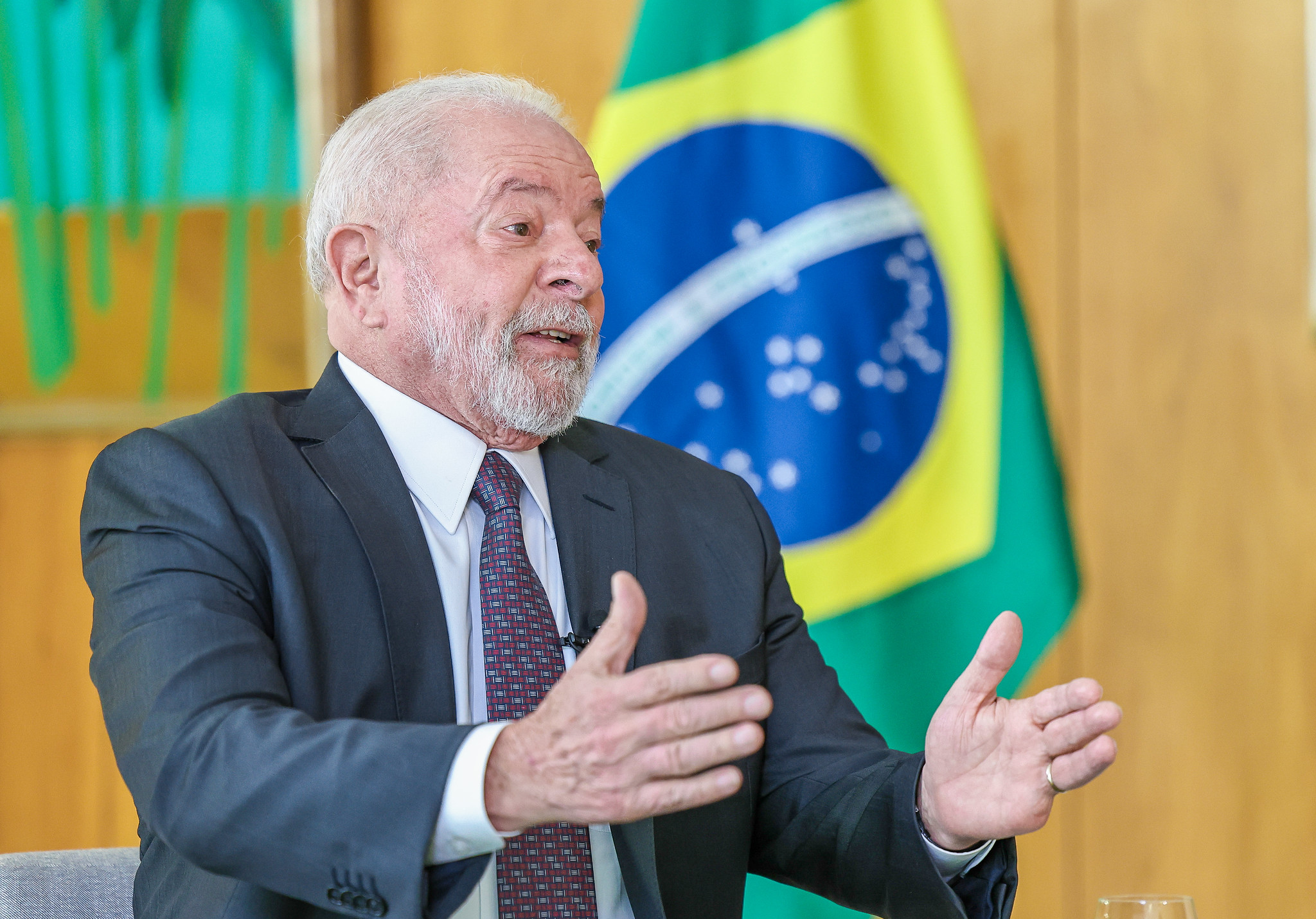 Lula lembrou, ao dar entrevista, que quando esteve preso dizia para procuradores que ia “foder esse Moro”

FOTOs: Ricardo Stuckert-PR e Edilson Rodrigues/Agência Senado