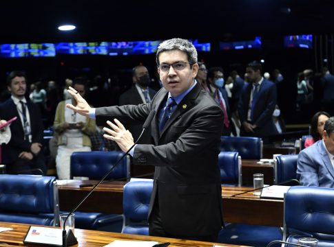 Randolfe Rodrigues, se desfiliou da Rede, partido da ministra do Meio Ambiente, Marina Silva.
FOTO: Waldemir Barreto/Agência Senado