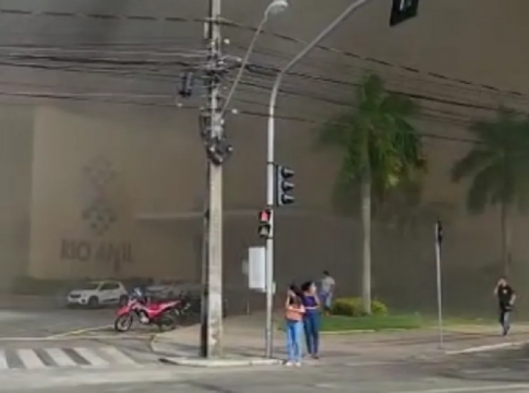 Duas pessoas morreram em um incêndio em uma sala de cinema do shopping Rio Anil, no bairro Turu, em São Luís, no Maranhão. Foto: Divulgação
