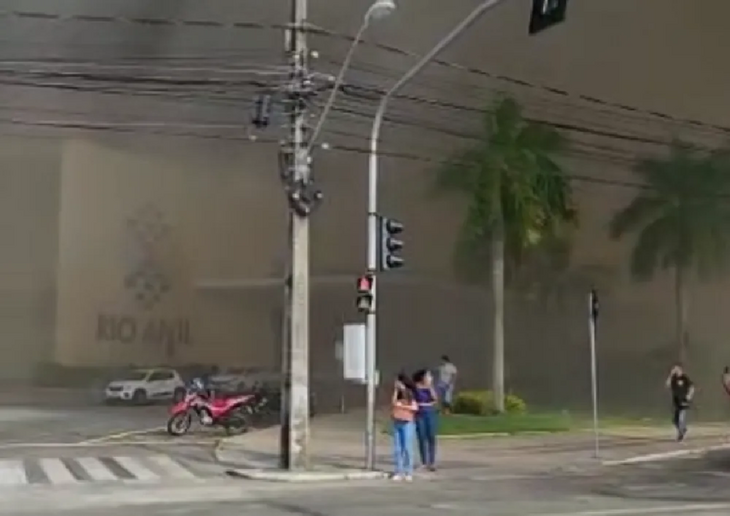 Duas pessoas morreram em um incêndio em uma sala de cinema do shopping Rio Anil, no bairro Turu, em São Luís, no Maranhão. Foto: Divulgação