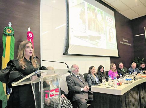 A nova conselheira disse, em seu discurso, que irá trabalhar para garantir a justiça e equidade social. Foto: Baltazar Costa