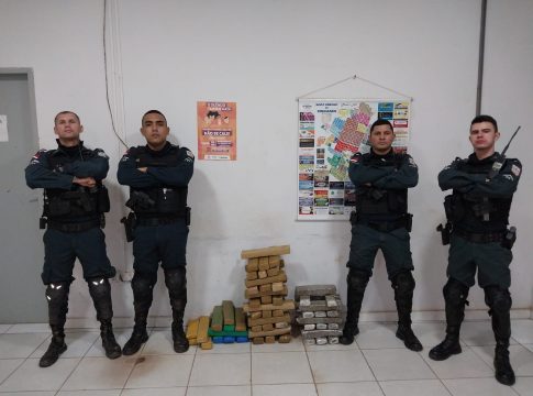 A droga foi localizada nesta terça-feira (21), dentro de um veículo de transporte intermunicipal em Xinguara, região Sudeste do estado. Foto: Divulgação: 17º BPM