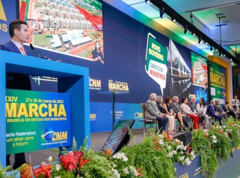 Durante o Painel: “Diálogo com o Governo!”, o ministro apresentou os secretários nacionais e os colocou à disposição dos prefeitos para realizar alinhamentos e tratativas. Foto: Divulgação