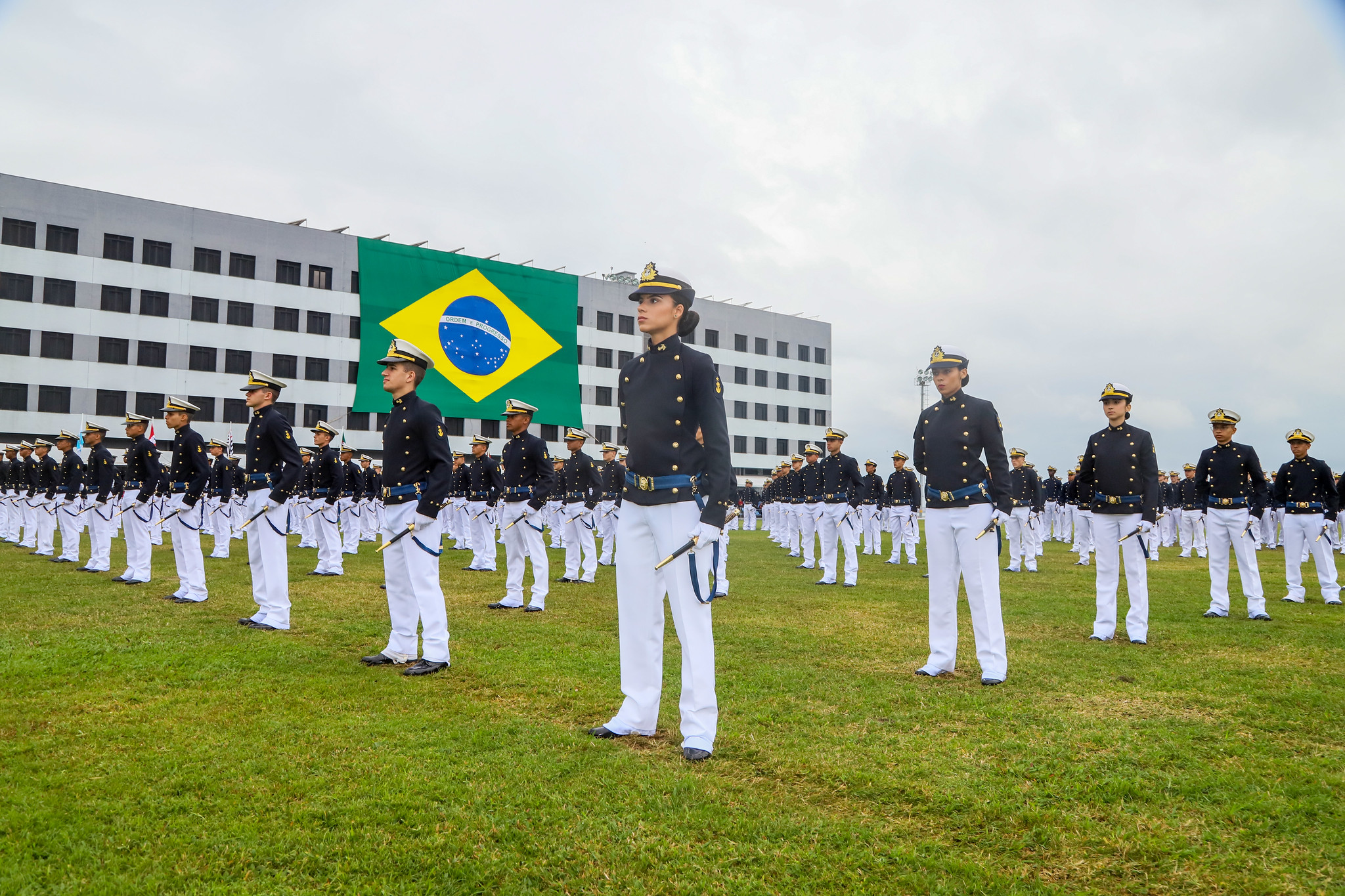 Salário de quase R$ 11 MIL: Marinha abre 69 vagas na Escola Naval