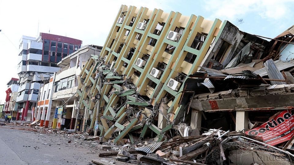 Um terremoto que teve início na tarde deste sábado (18) no Equador atingiu outros três países. Créditos: Agencia de Noticias ANDES/Wikimedia Commons