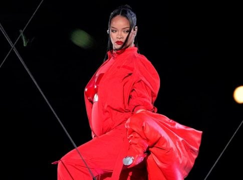Ronald Fenty, pai da cantora Rihanna, morreu neste sábado (31) aos 70 anos, segundo noticiou a imprensa internacional.