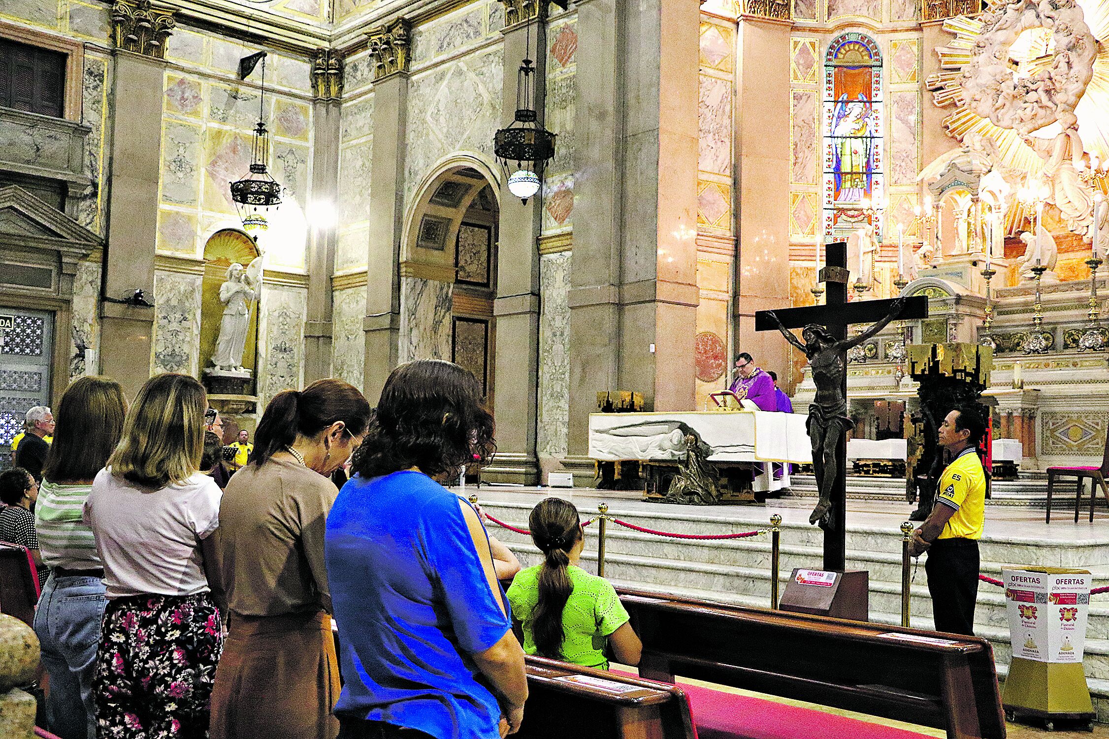 Há poucos dias para a Semana Santa, que marca a ressurreição de Cristo, os fiéis já vivem a expectativa para a celebração da data religiosa. Foto: Antonio Melo/Diário do Pará