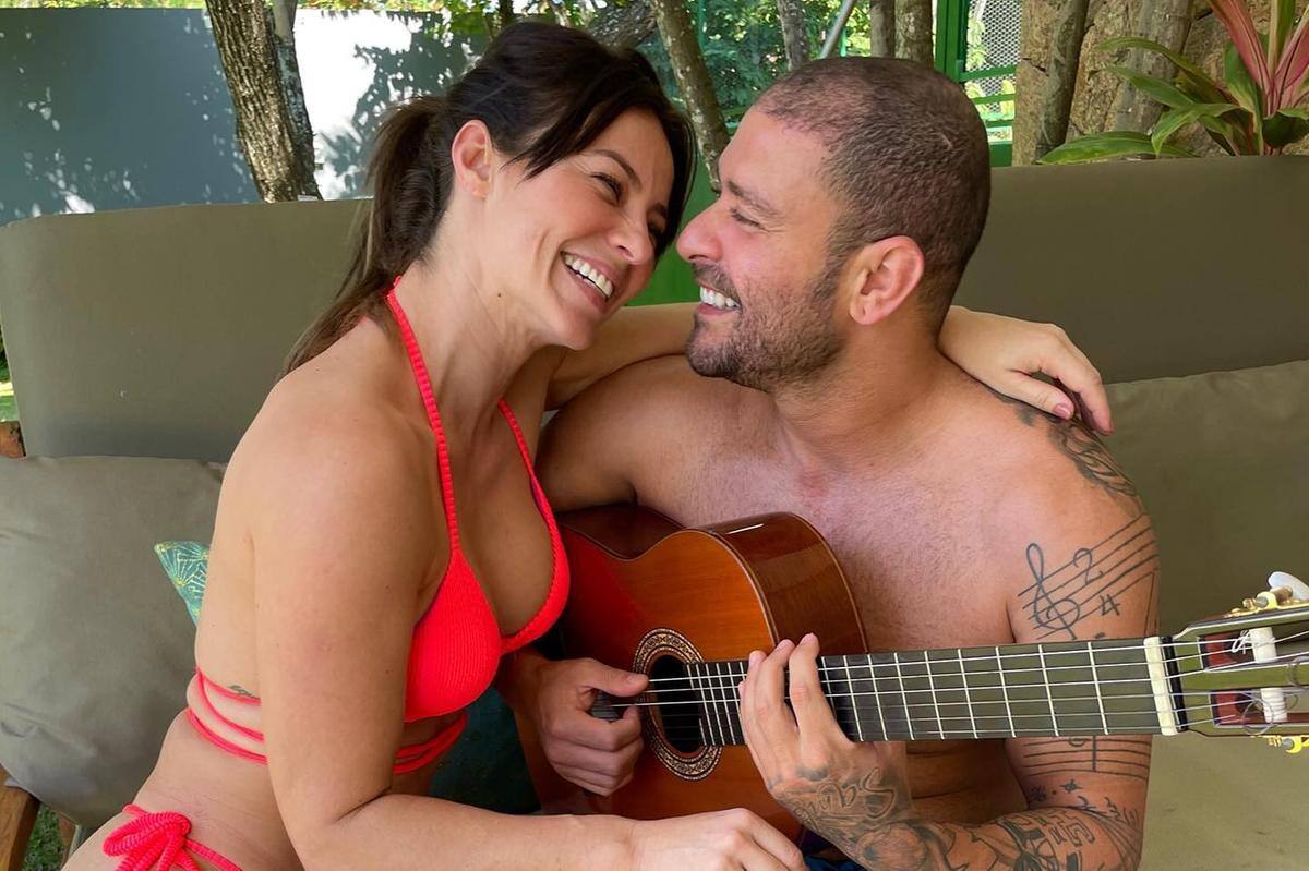 A atriz Paolla Oliveira, 41, segue firme no romance com o sambista Diogo Nogueira, 42.Foto: Divulgação