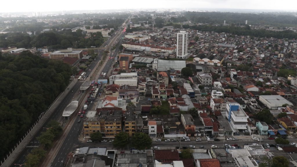 Os entrevistados listaram as opções dos brasileiros para usar eventuais sobras no orçamento. A compra de imóvel ficou em 38%   Foto: Ricardo Amanajás 