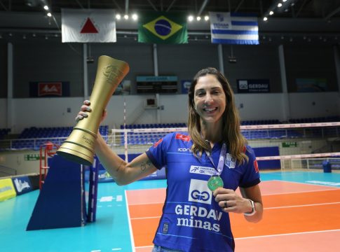 A central sofreu uma lesão grave no joelho em partida da Superliga, no sábado (18), e terá que ser submetida a cirurgia. Foto: Minas Tênis/divulgação