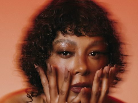 Negra Li canta o tema de abertura da novela e diz que a música já é sucesso em seus shows FOTO: DIVULGAÇÃO