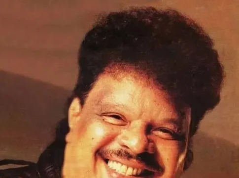 Há 25 anos, no dia 15 de março de 1998, o cantor e compositor nos deixava. Foto: Divulgação