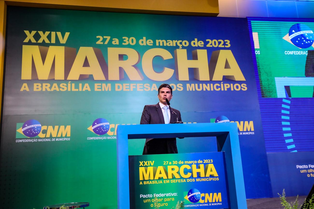 Durante a XXIV Marcha a Brasília em Defesa dos Municípios, Helder Barbalho reforçou a autonomia na cobrança e distribuição do ISS e ICMS. Foto: Agência Pará