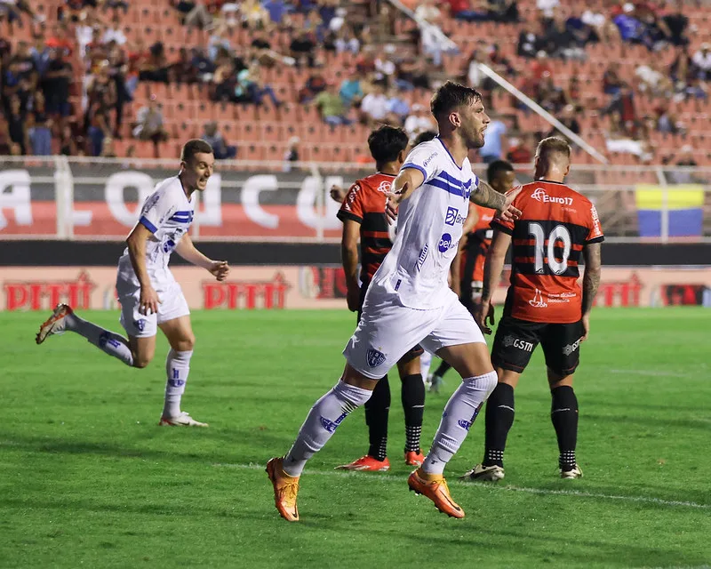 o zagueiro Uruguai Yeferson Quintana, de 28 anos, comemorou o bom momento vivido na partida do último sábado. Foto: Jorge Luís Totti/Paysandu

